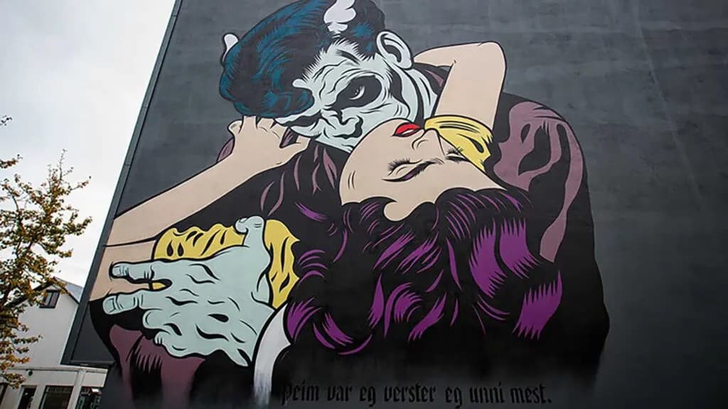 Private Reykjavik Street Art & Photo Friendly Walking Tour - photo 11
