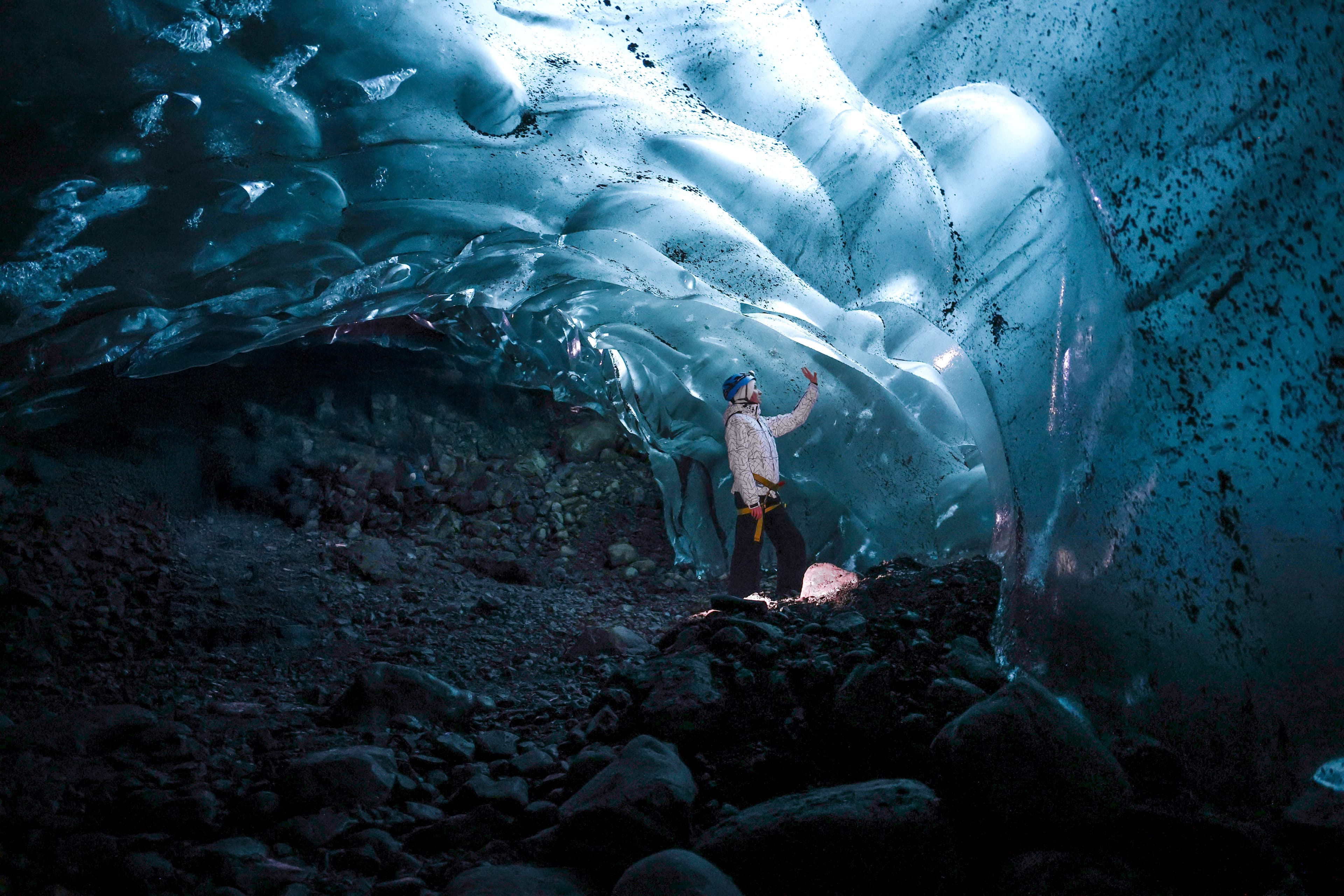 Eggtrip Winter Glacier Hike + Ice Cave Adventure 5h