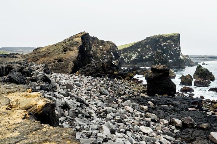 Volcano Circle Tour - Grindavík Town, Reykjanes Lava Fields and Hot Springs - photo 3