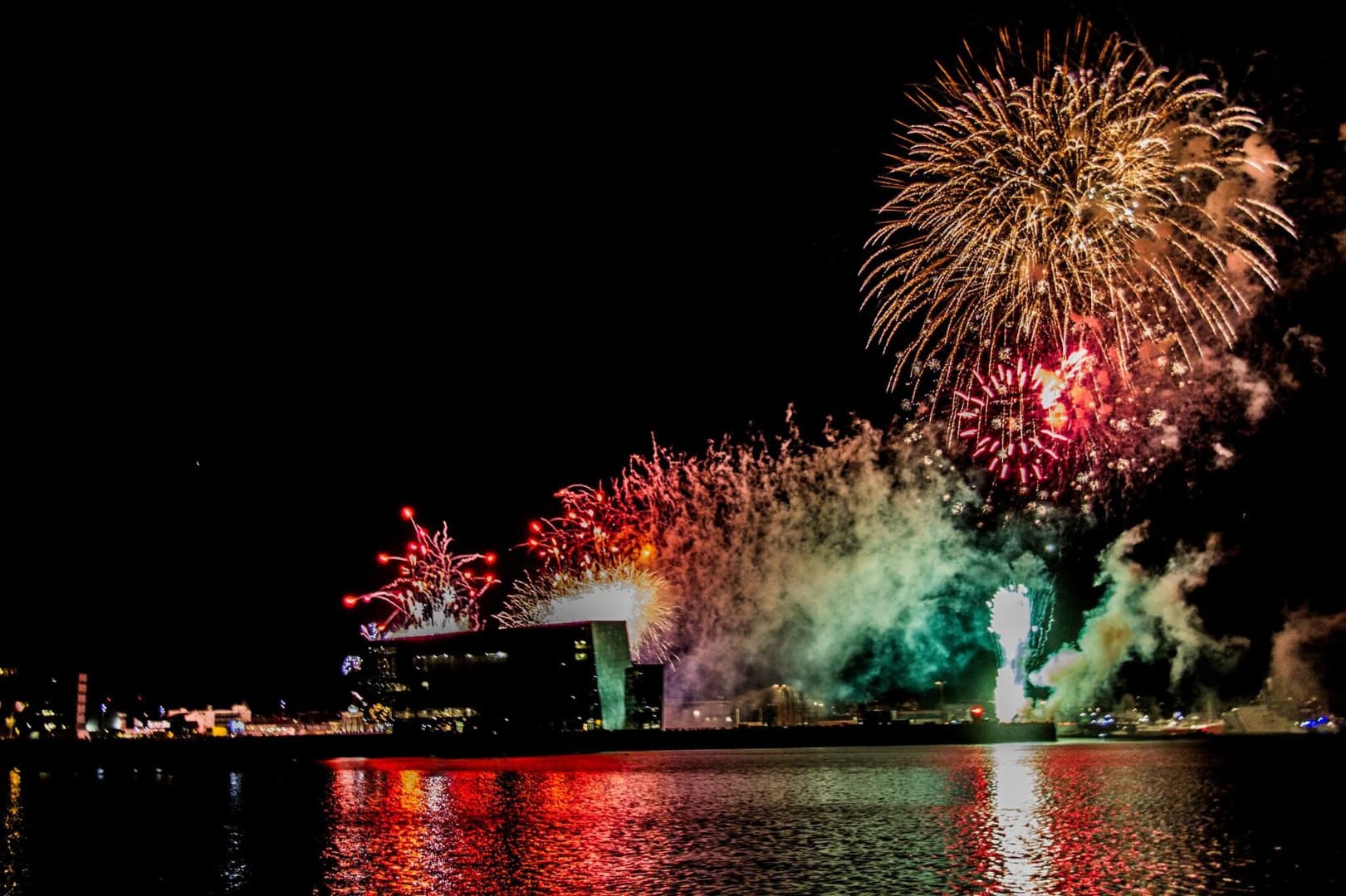 New Year's Eve Yacht Cruise - photo 4