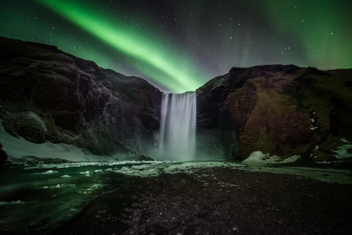 Northern Lights Bus Tour From Reykjavík - photo 3