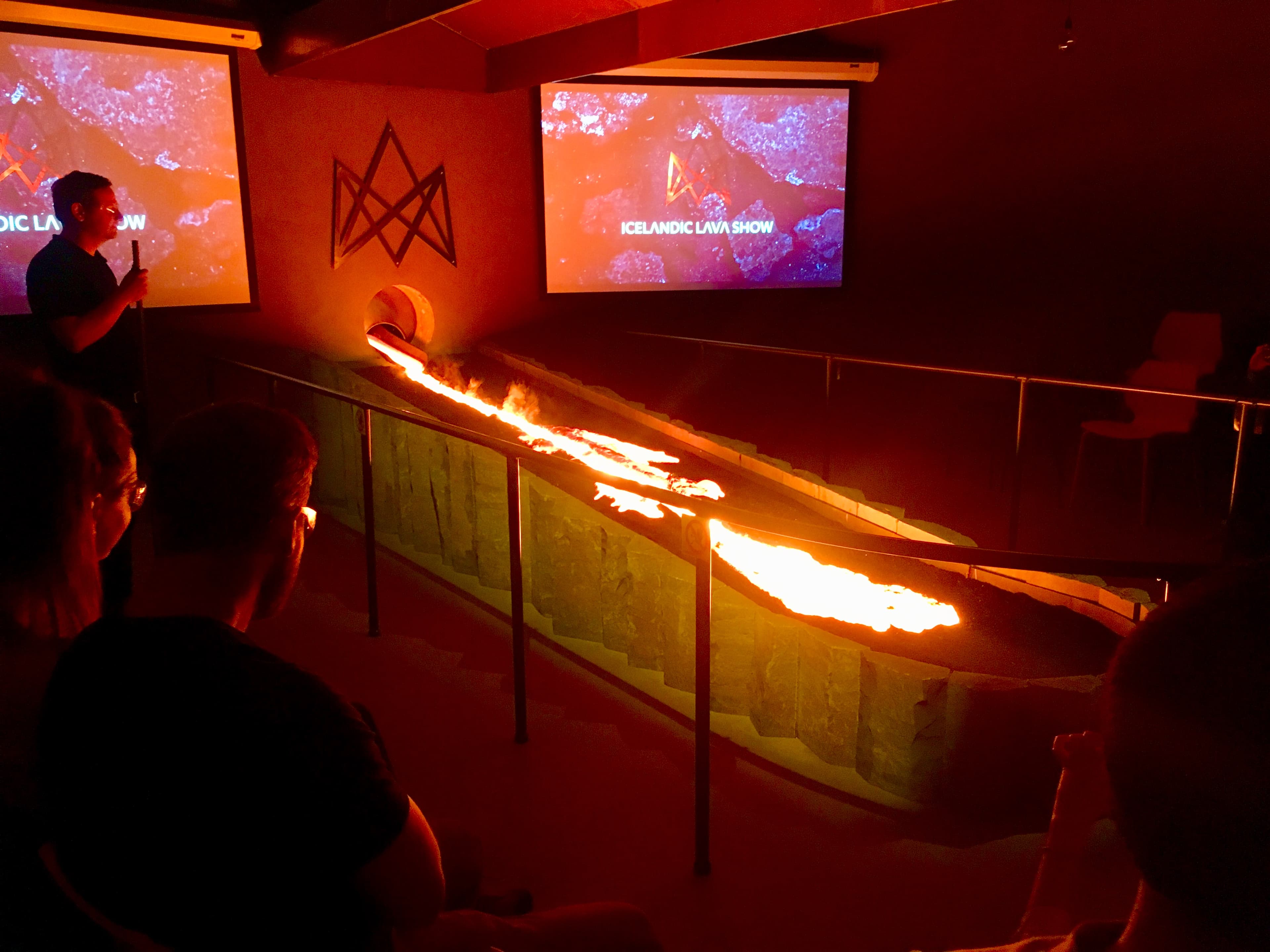 Lava Show Vík