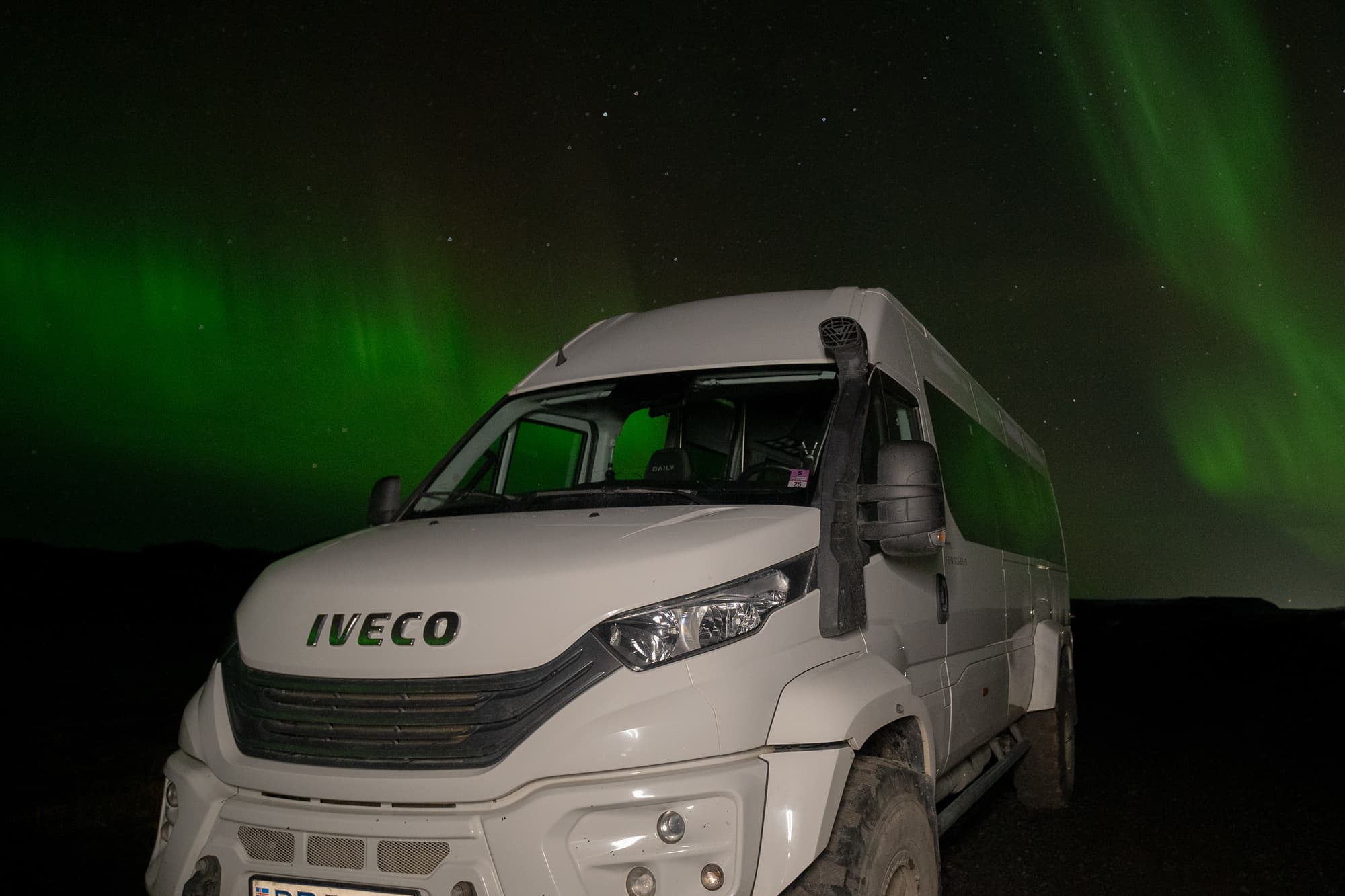 Northern Lights in 4x4 with Local Pastries, Hot Chocolate, and Photos