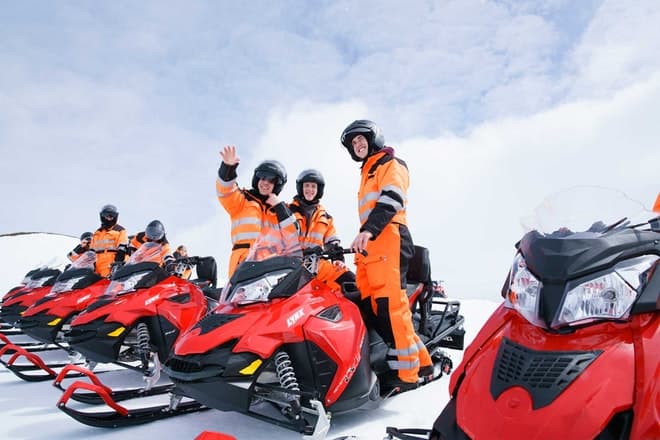 Glacier Snowmobiling from Geysir Area - photo 3