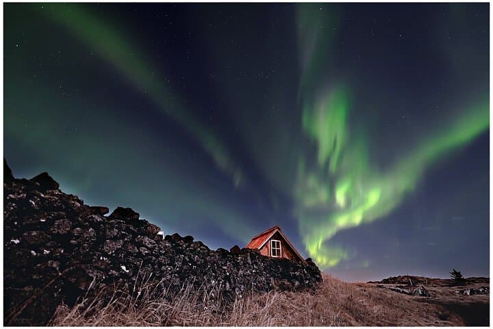 Northern Lights Small Group Tour with Hot Cocoa & Free Photos - photo 2
