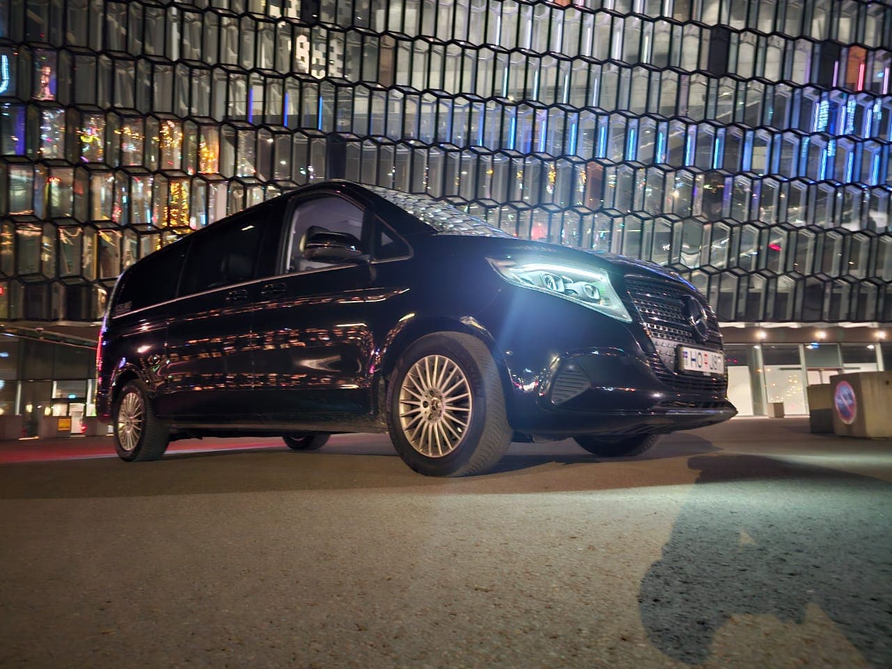 Private Transfer: Keflavik Airport → Reykjavík MPV 6 Pax (standard) - photo 4