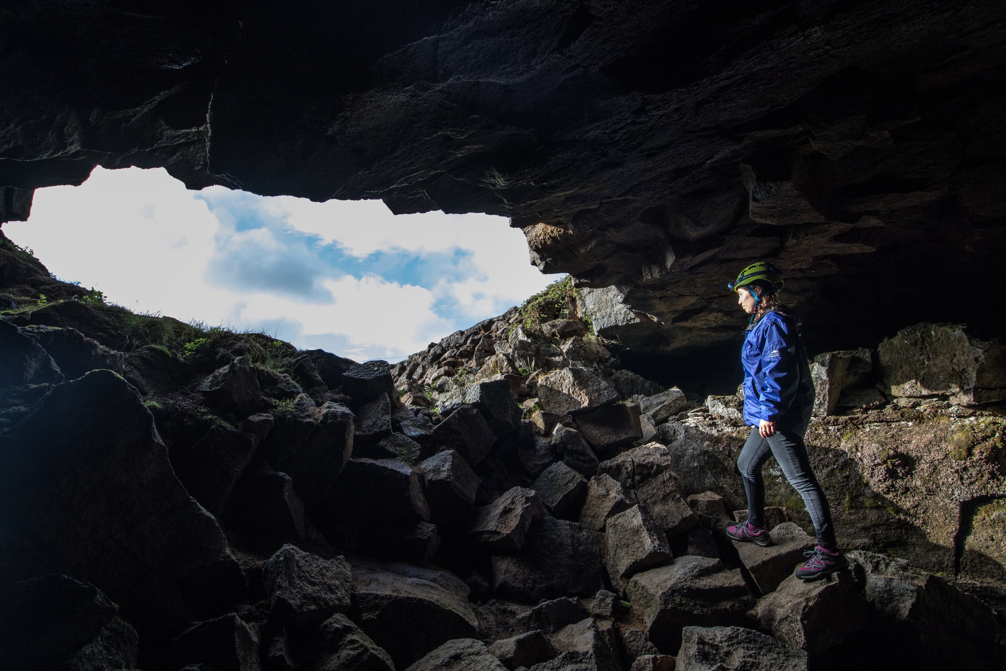 Private Silfra Snorkeling & Leidarendi Lava Tunnel - with underwater photos  - photo 9