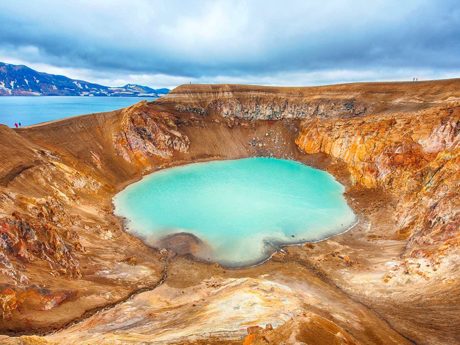 Private Highland tour to Askja Caldera 