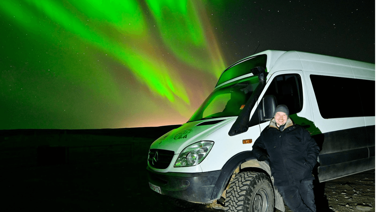 Northern Lights with Photo, Pastries and Hot Cocoa - 4x4 Tour from Reykjavík - photo 3