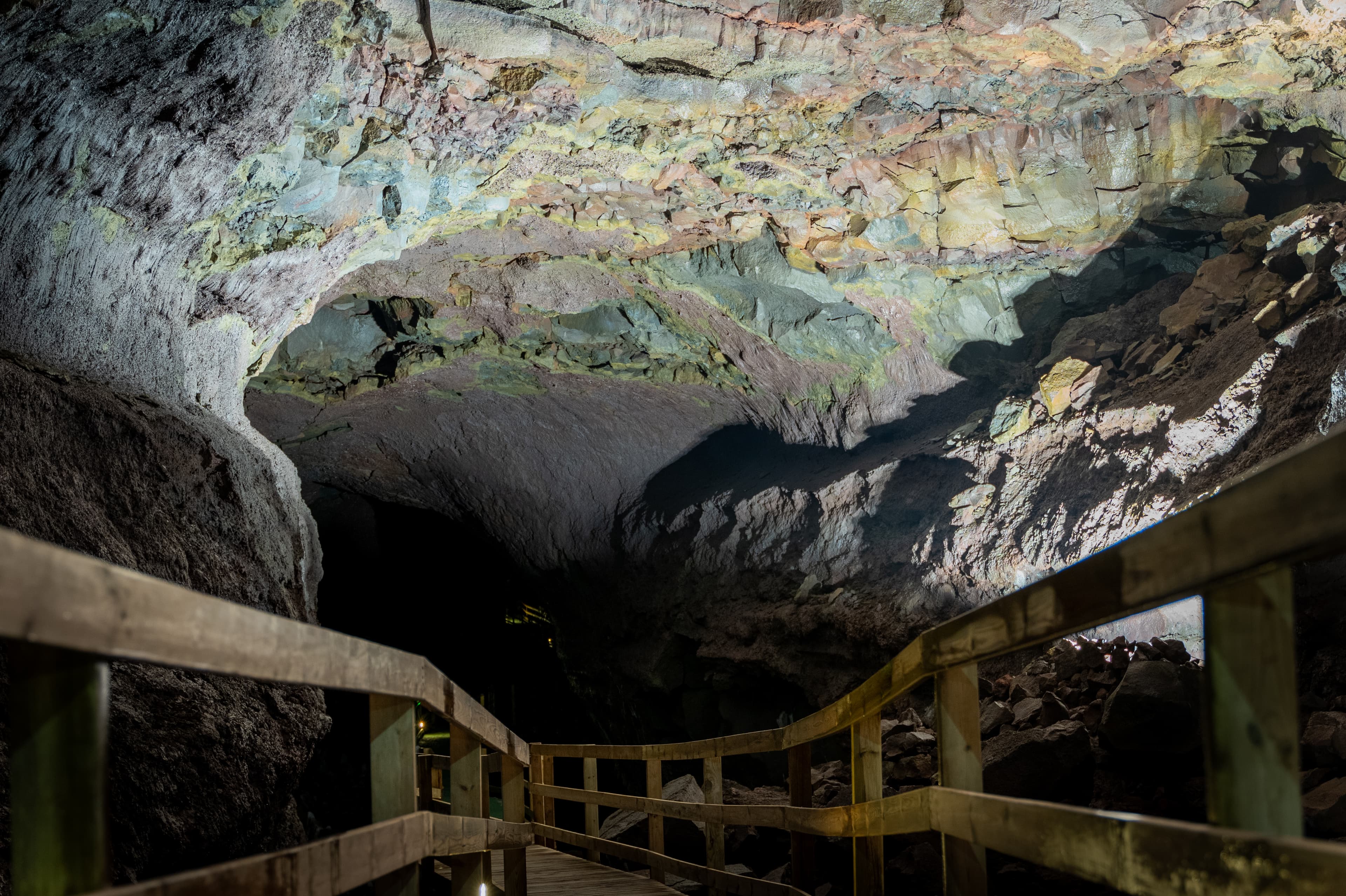 Borgarfjörður, Silver circle in SuperJeep: lava tunnel and hot spring - photo 10
