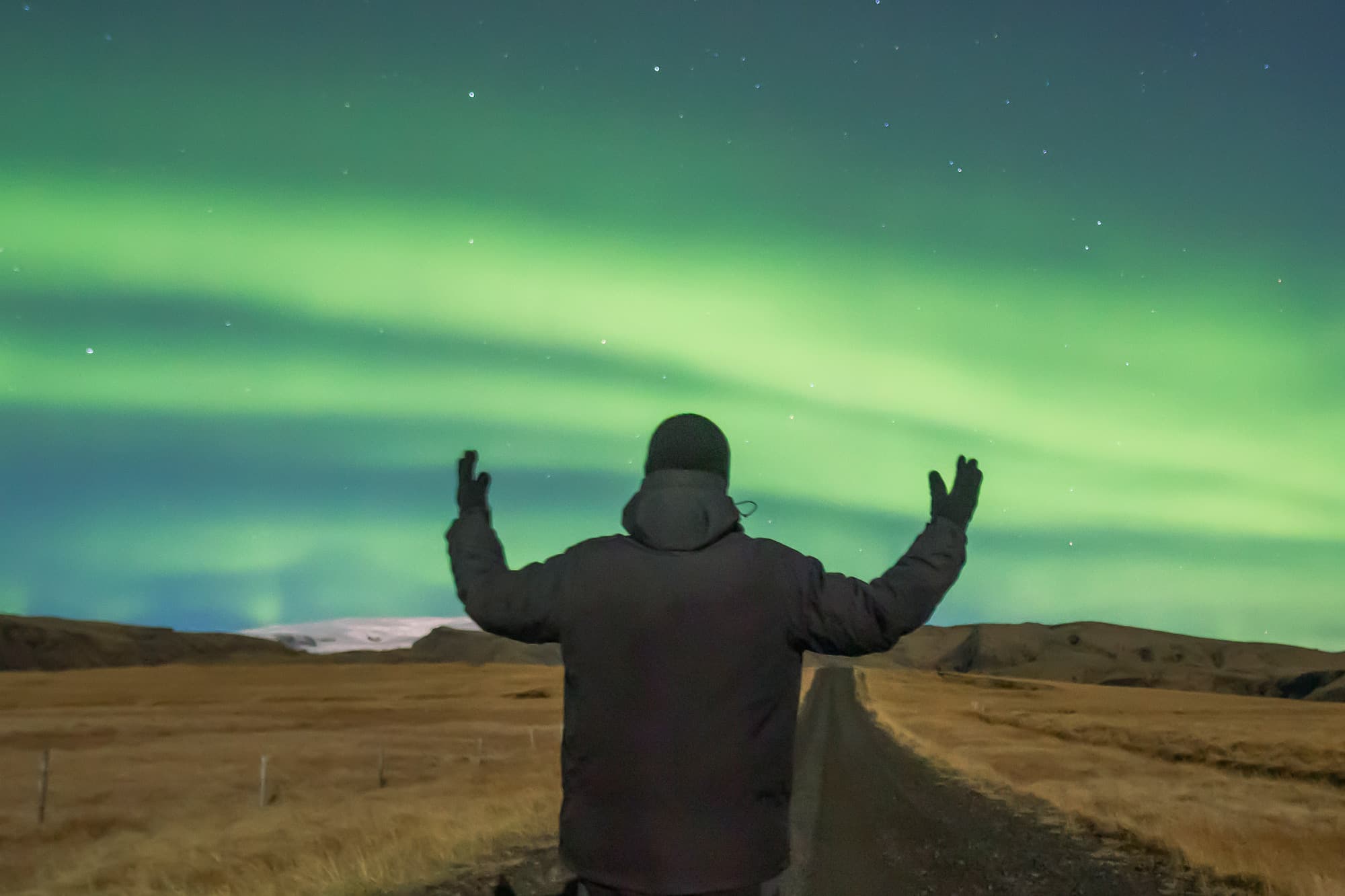 Northern Lights in 4x4 with Local Pastries, Hot Chocolate, and Photos - photo 12