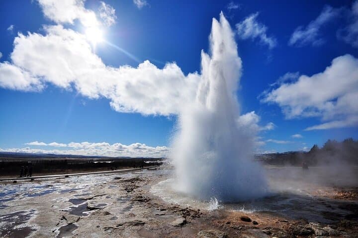 Private Golden Circle Tour with Keflavik Airport Pick-up