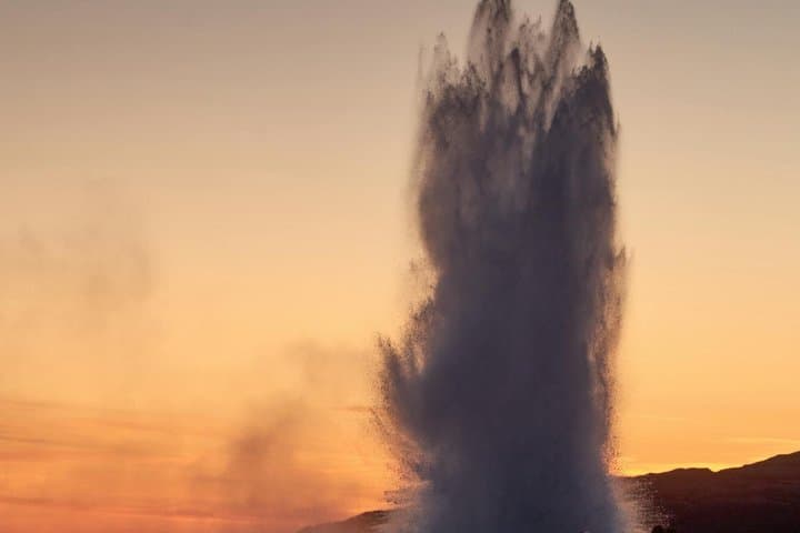 Golden Circle Evening Tour by Land Rover Defender Super Jeep: Midnight Sun Adventure - photo 4
