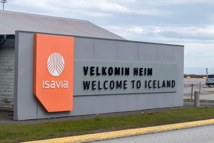 Private Transfer From Reykjavik Hotels to Keflavik Airport (KEF) - photo 4