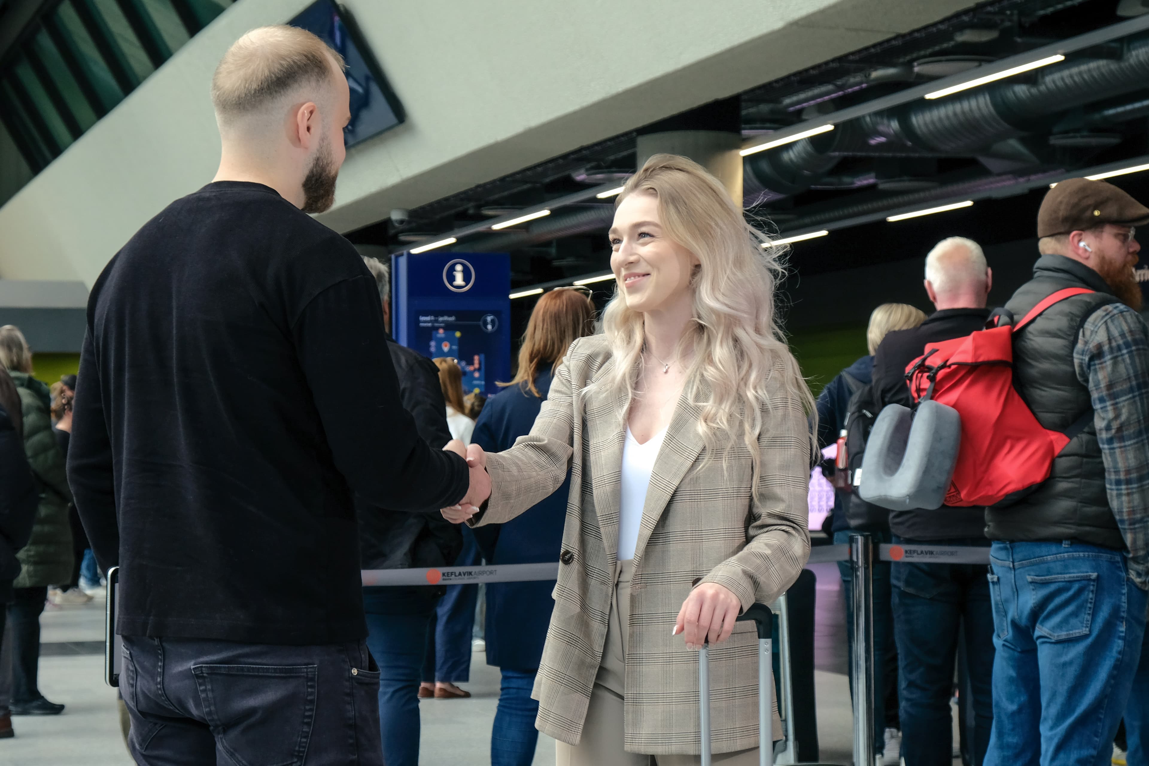 Keflavik Airport (KEF): Private Transfer TO or FROM Reykjavik- Any group size