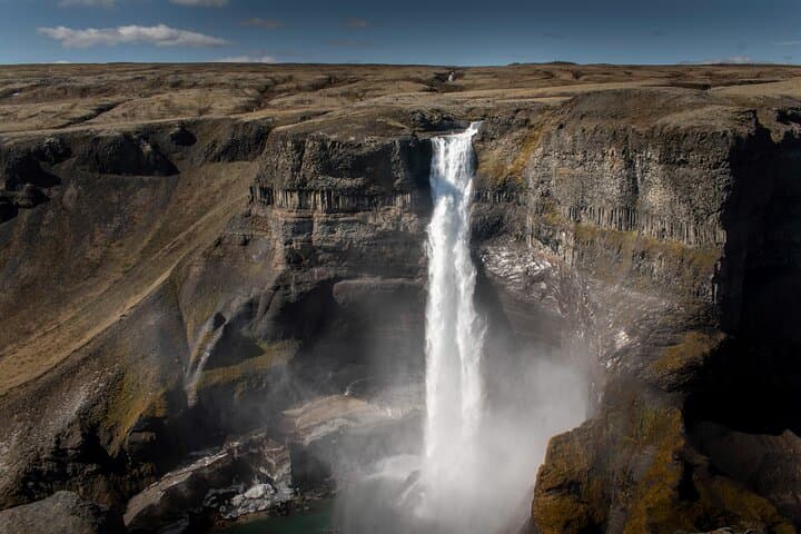 Private Hiking Guided Tour: Vikings and Waterfalls