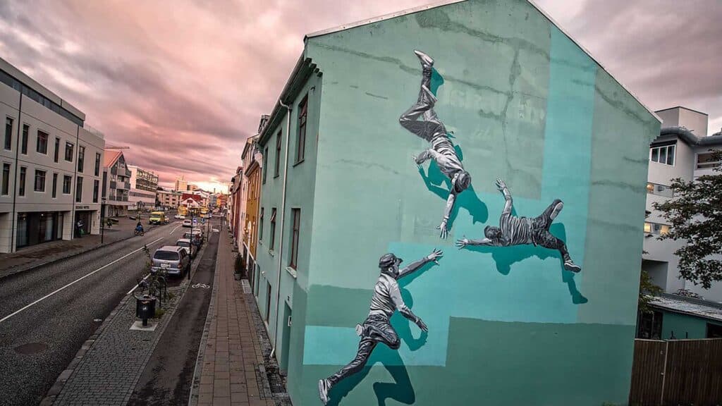 Private Reykjavik Street Art & Photo Friendly Walking Tour - photo 10