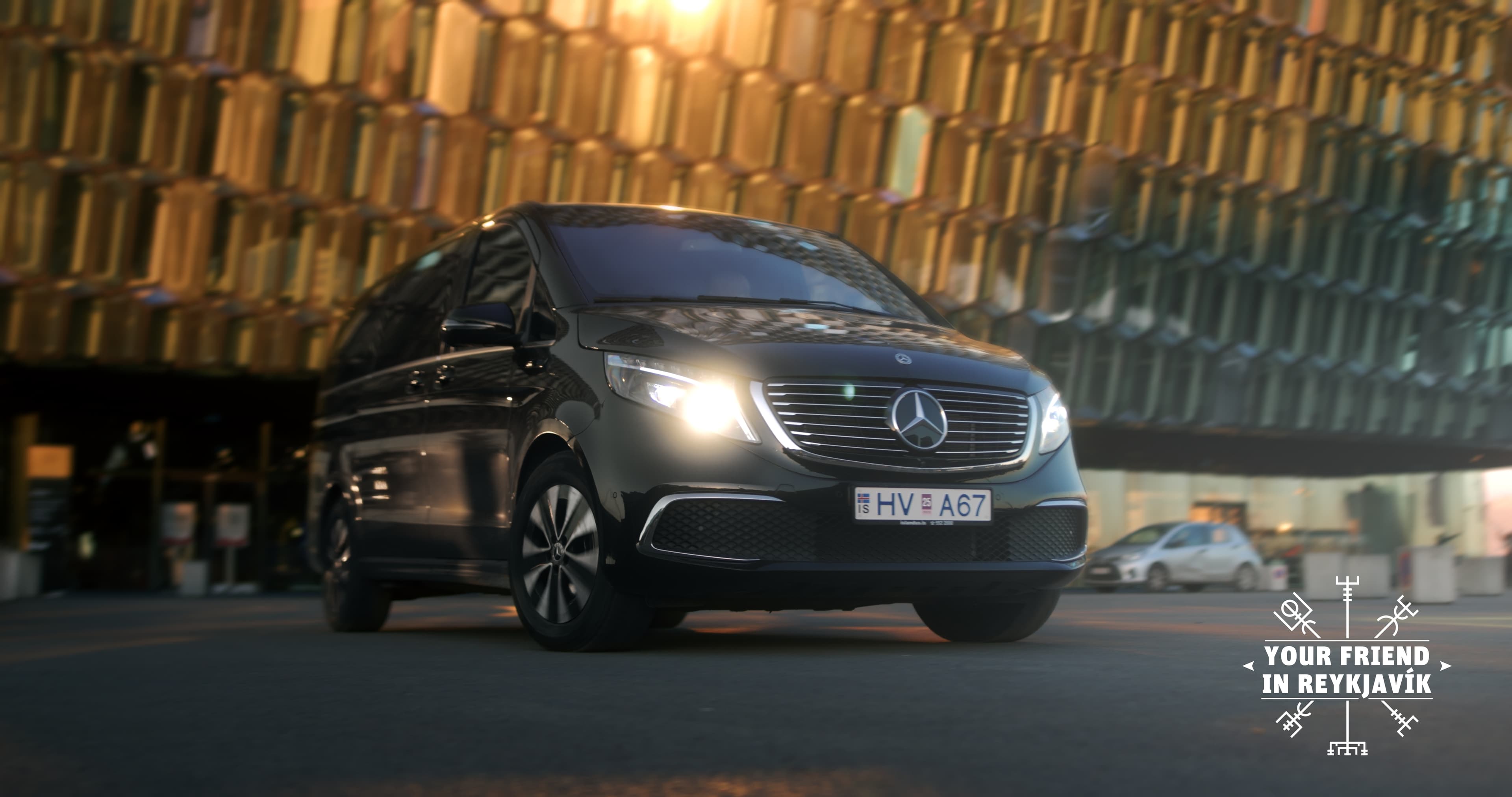 Private 4-hour Airport Transfer & Tour