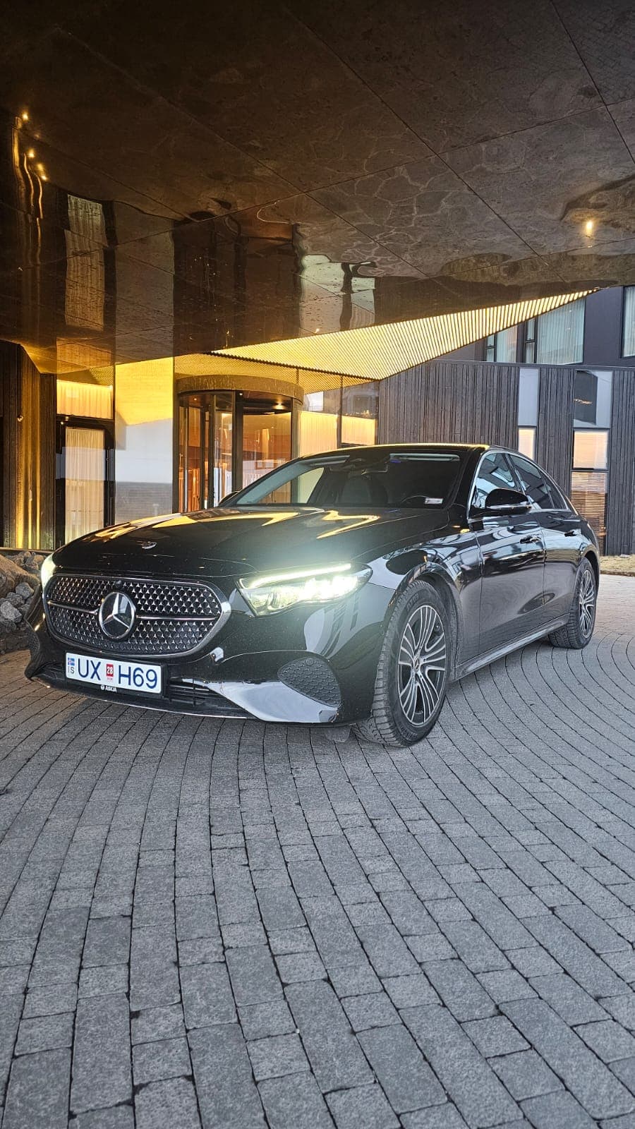 Private Transfer: Reykjavík  →  Keflavik Airport  (Sedan 2 Pax) - photo 2