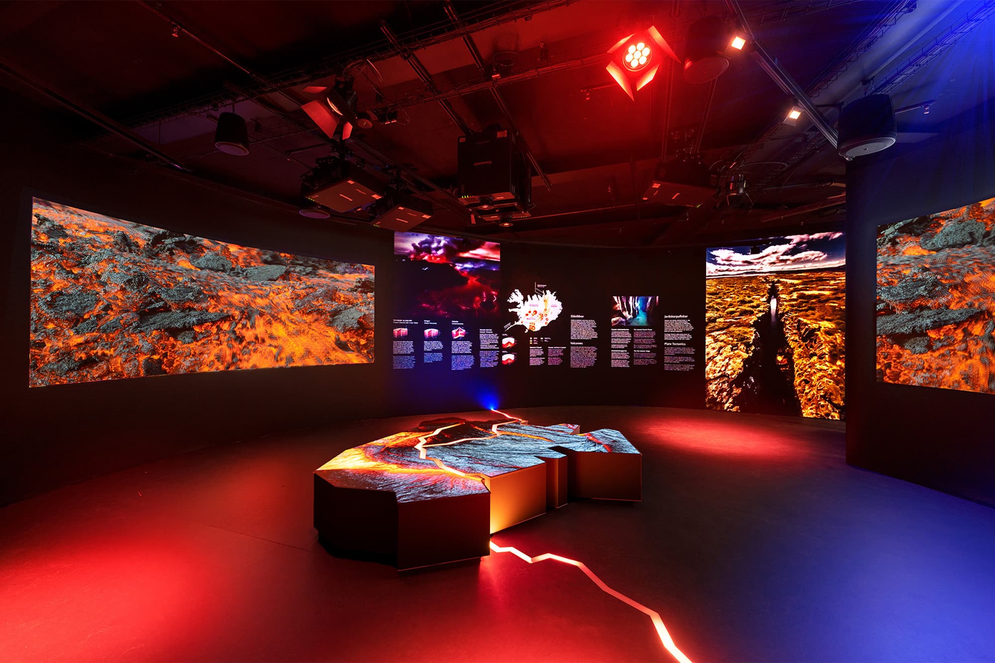 Perlan Ice Cave, Northern Lights Planetarium & Golden Circle Tour - photo 5