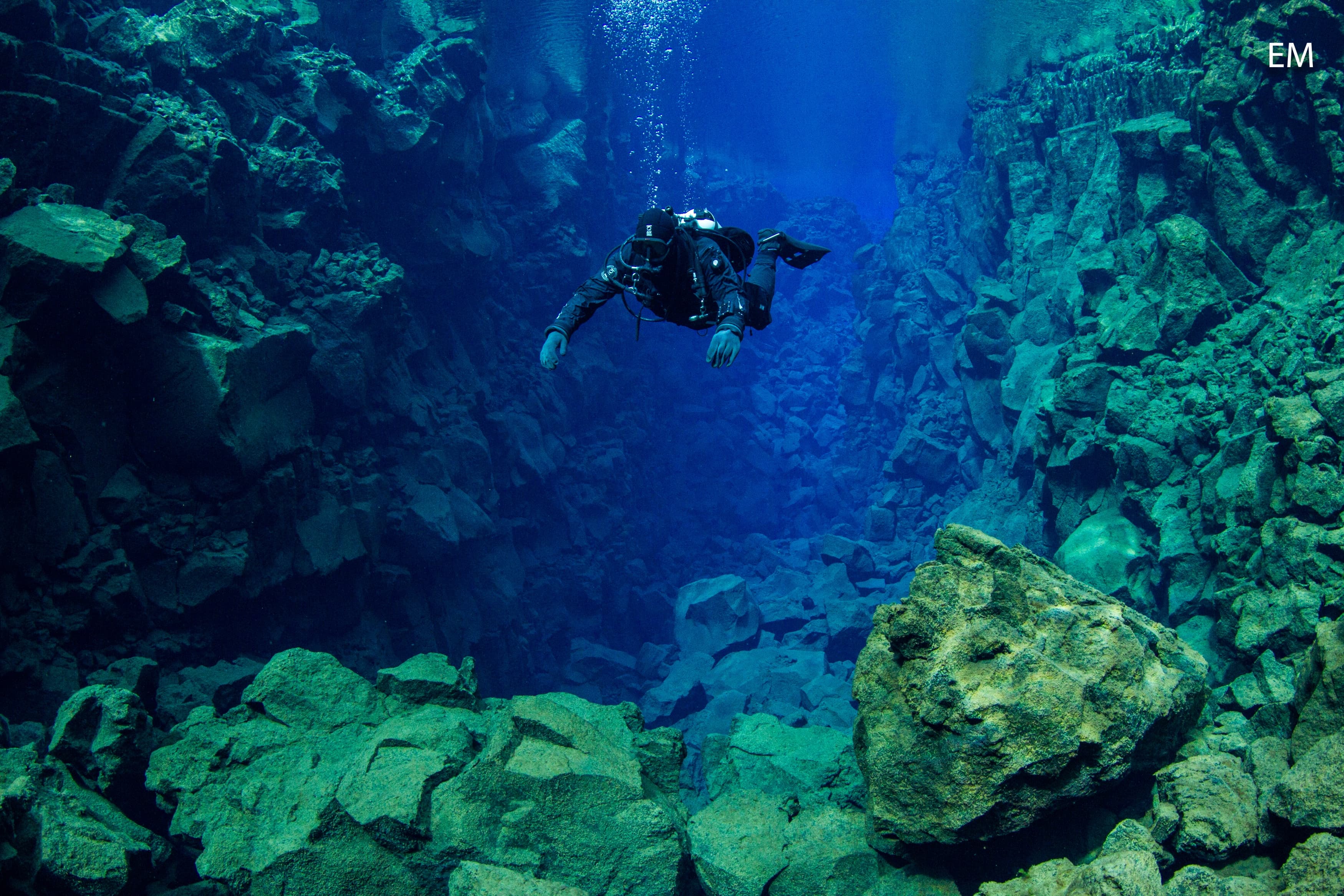 Deep Into the Blue - Silfra Diving from Reykjavík - photo 4